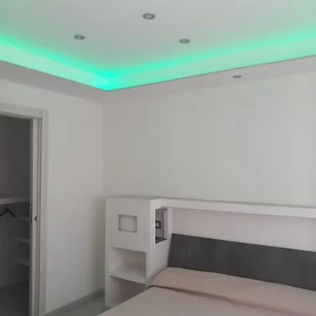 Apartment Chromotherapy Flat